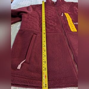Eddie Bauer Burgundy Quilted Fleece 3 Pockets Jacket. Side M.